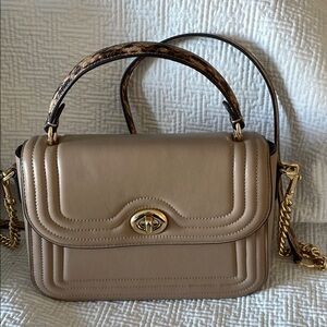 Elegant Coach Tan Leather Handbag